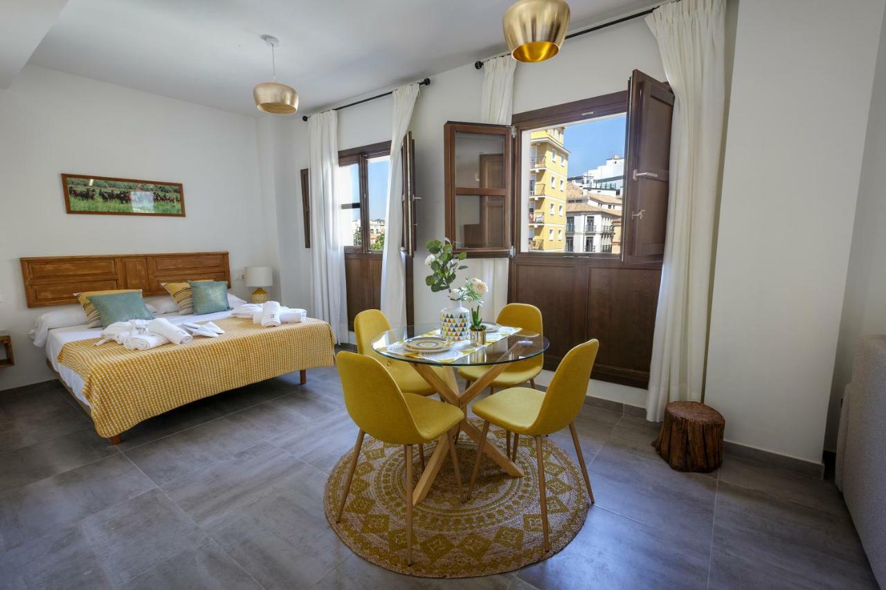 Apartamentos El Marques Malaga Ngoại thất bức ảnh